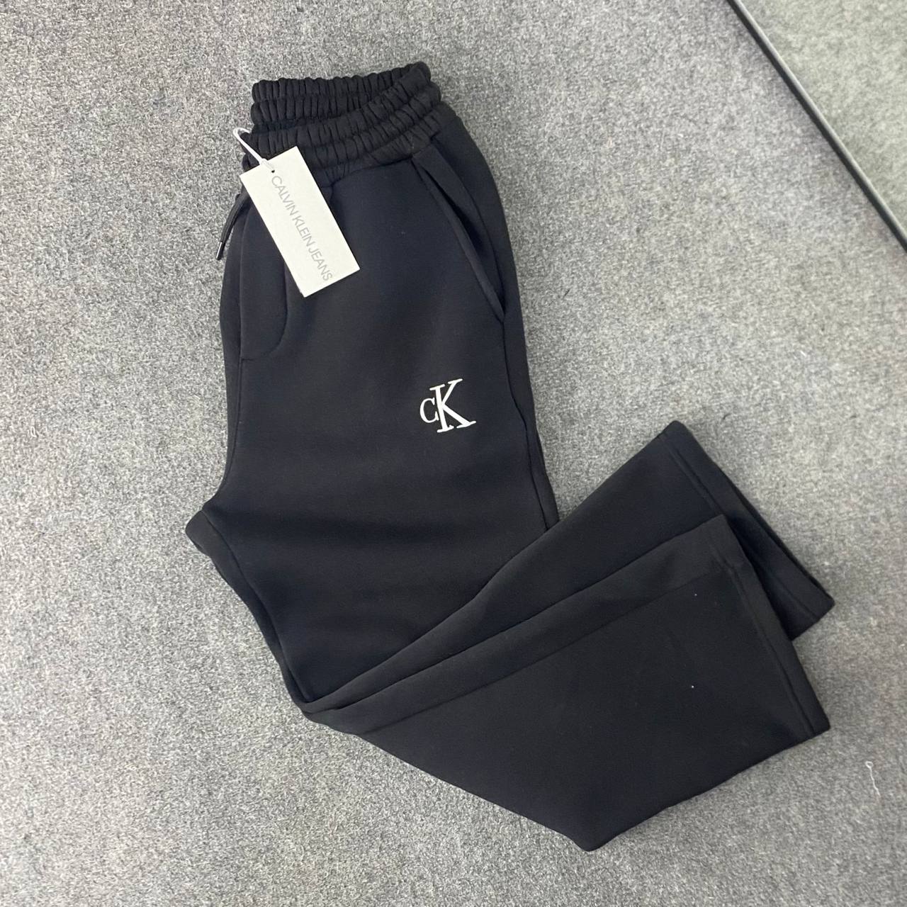 CALVİN KLEİN EŞOFMAN ALTI YENİ SEZON