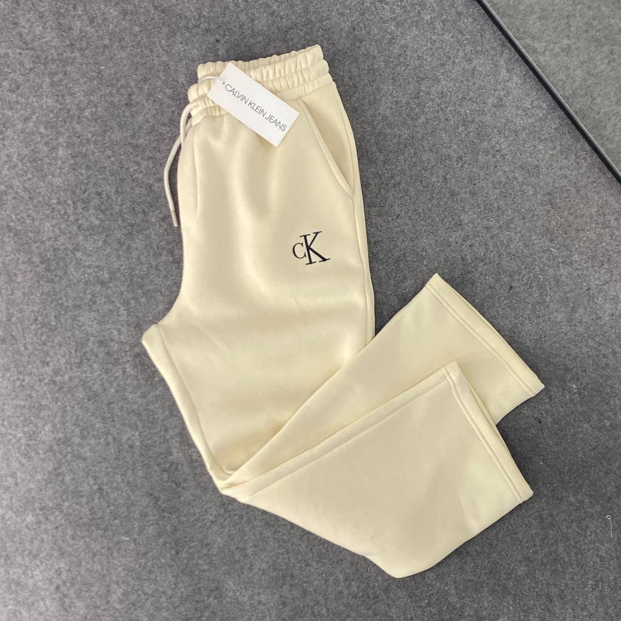 CALVİN KLEİN EŞOFMAN ALTI YENİ SEZON